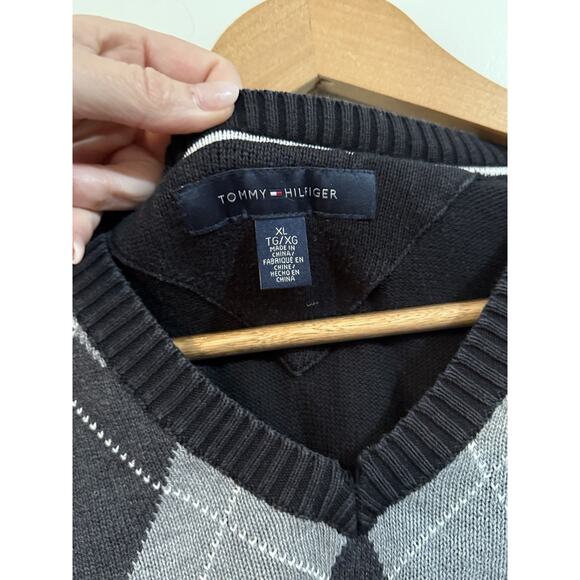 Tommy Hilfiger Sweater Vest Mens XL Black Gray Argyle V Neck Pullover Classic - Picture 2 of 8